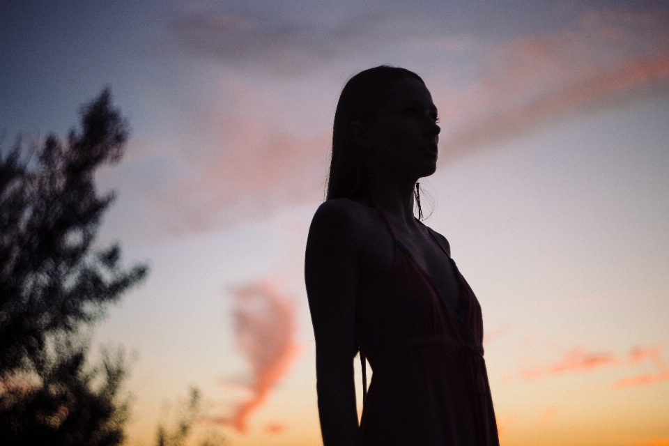 Silueta nube cielo mujer