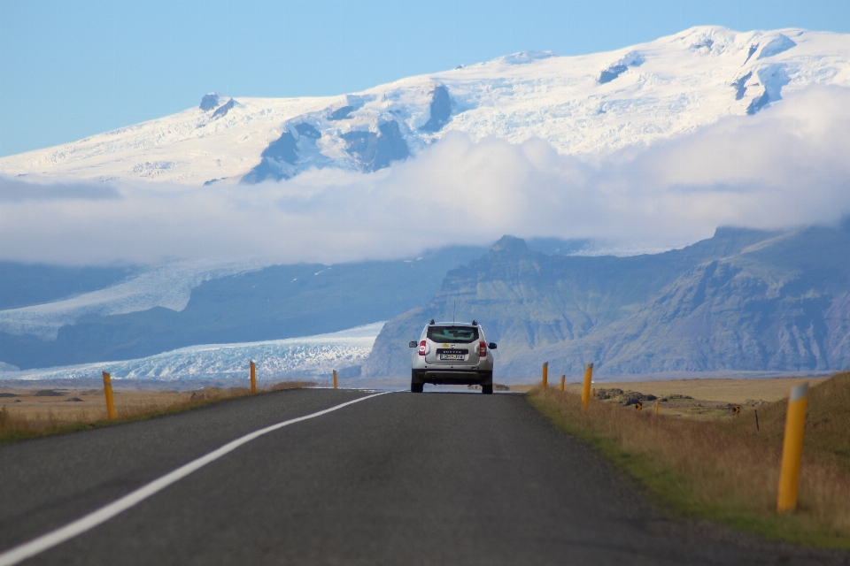 Montagne route voiture autoroute