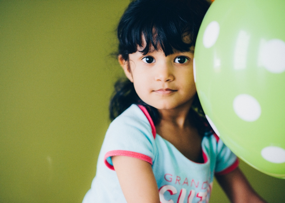 Gadis fotografi anak balon