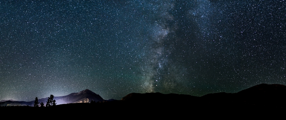 Baum berg himmel nacht Foto