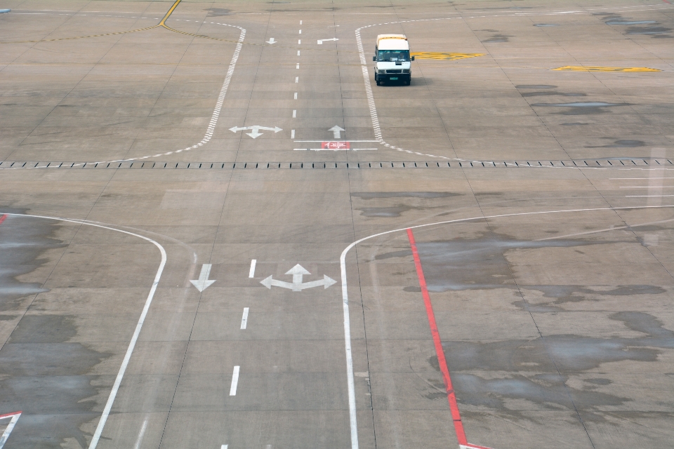 Route sol autoroute parking