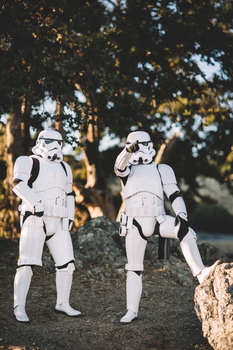 Melihat pakaian stormtrooper star wars