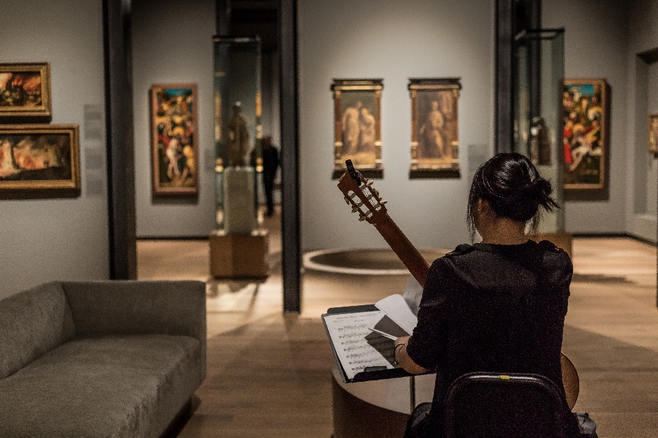 Pessoa mulher fêmea museu