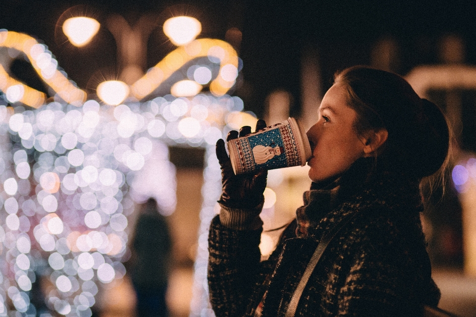 Wanita perempuan minum pernikahan