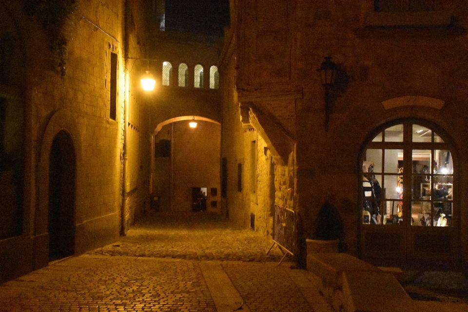 Lumière rue nuit ville