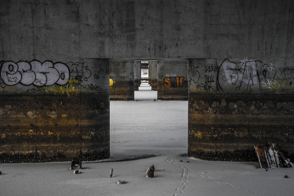 雪 ライト 道 街 写真