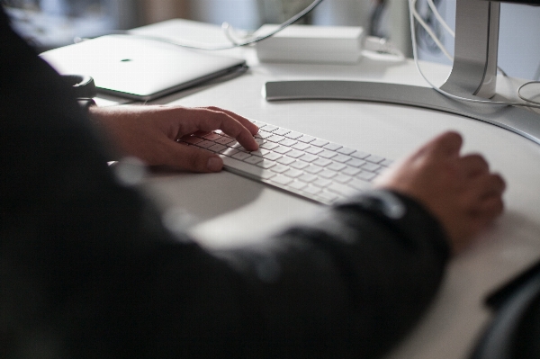 Photo Ordinateur clavier guitare bureau