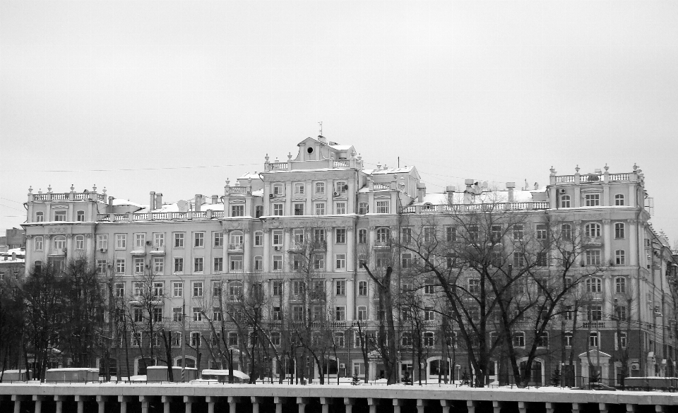 En blanco y negro
 arquitectura horizonte palacio