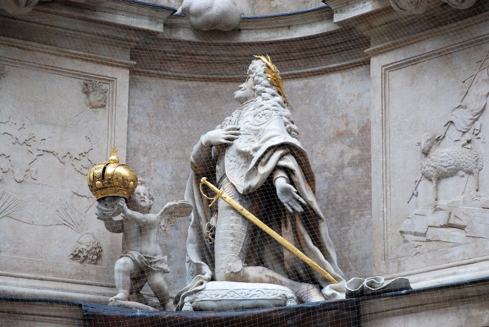 Cidade monumento europa estátua