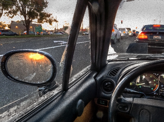 Foto Lalu lintas mobil roda jendela