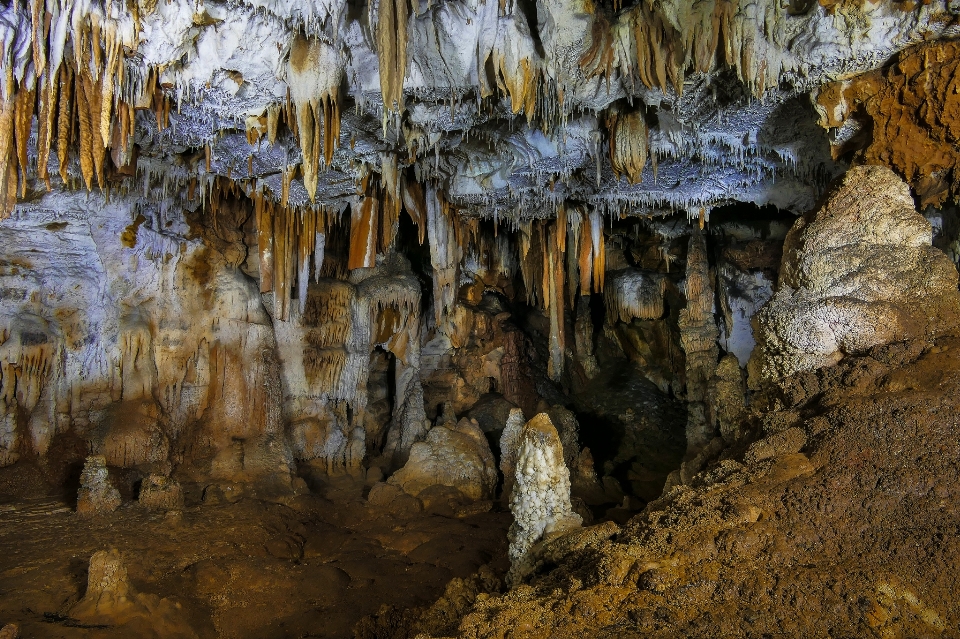 Paesaggio formazione grotta spagna