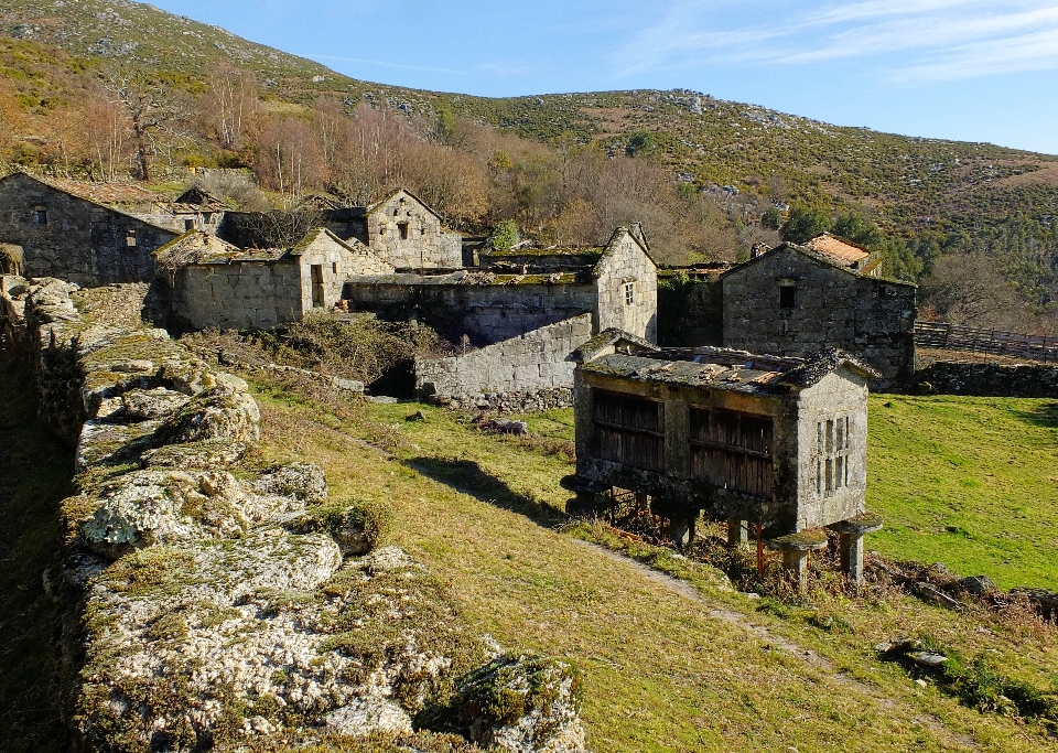 Paisagem montanha cidade prédio