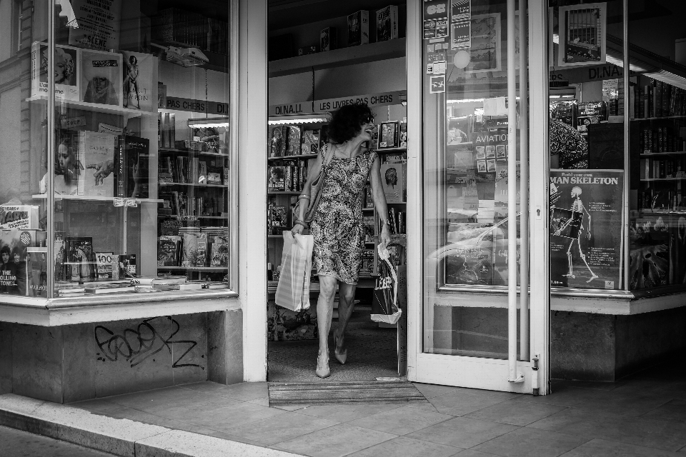 Noir et blanc
 route blanc rue