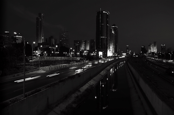 Light black and white skyline night Photo