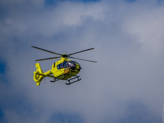 Foto Pesawat terbang kendaraan penerbangan helikopter