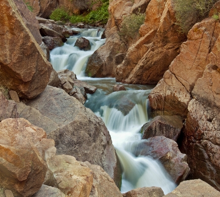 Foto Lanskap rock air terjun gurun
