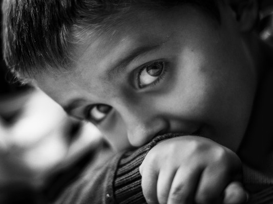 Foto Persona bianco e nero
 persone strada