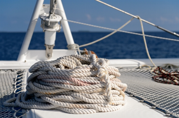 Ocean rope wing boat Photo