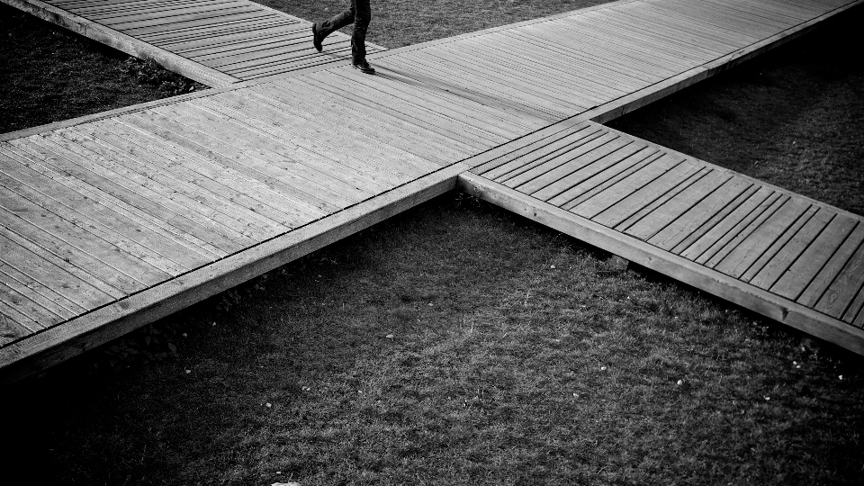 Licht schwarz und weiß
 holz weiss