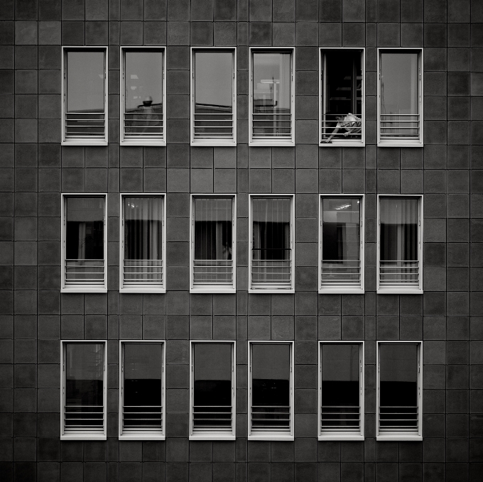 Noir et blanc
 architecture blanc rue