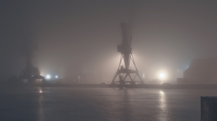 Foto Acqua leggero nebbia notte