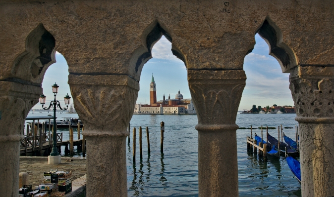 Foto Acqua paesaggio urbano arco riflessione