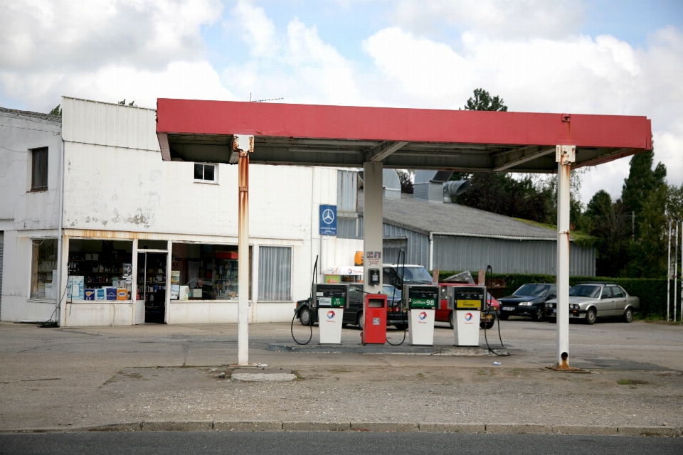 Bangunan restoran mengangkut perancis