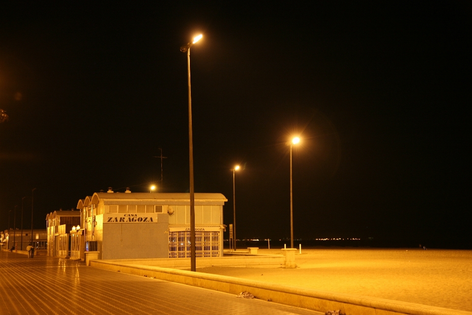 Spiaggia leggero notte mattina