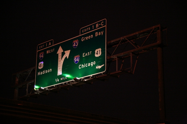 ライト 夜 雨 番号 写真