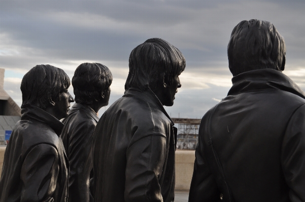 Foto Música pessoas estátua liverpool