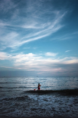 男 ビーチ 海 海岸 写真