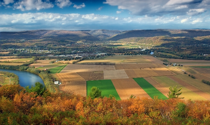 Foto Paesaggio orizzonte montagna nube