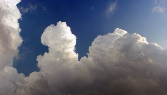 Foto Awan langit sinar matahari suasana