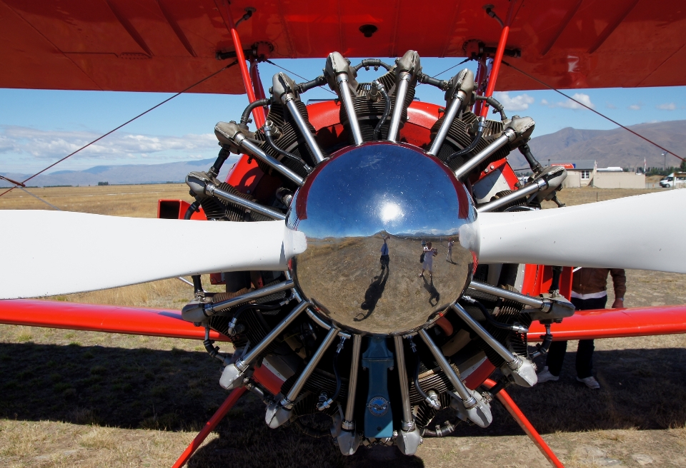 Aile avion rouge véhicule