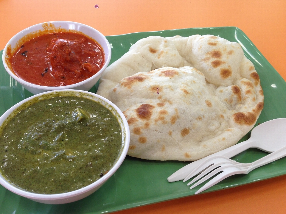 Piring makanan menghasilkan masakan