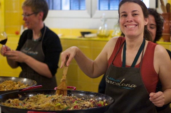 Foto Persona plato comida alimento