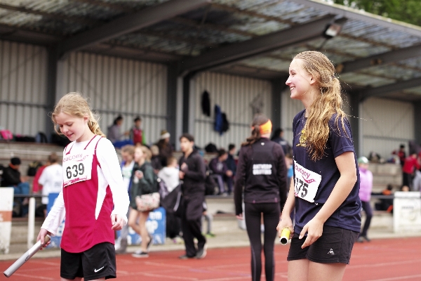 Girl track sport boy Photo