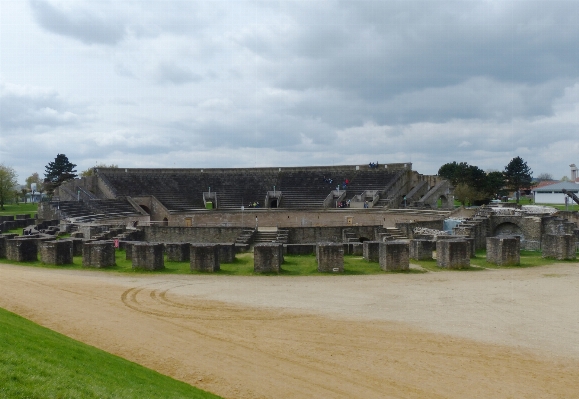 Foto Struktur bepergian stadion arkeologi