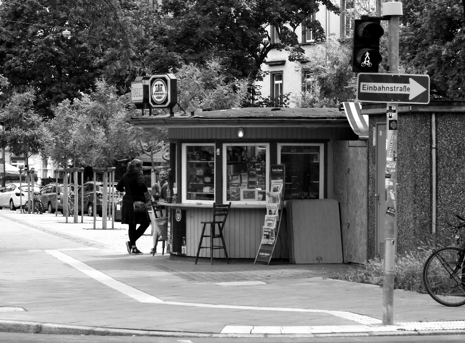 En blanco y negro
 camino calle