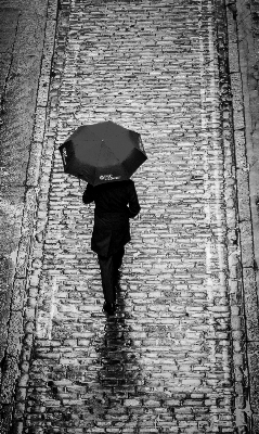 Foto Uomo leggero bianco e nero
 persone