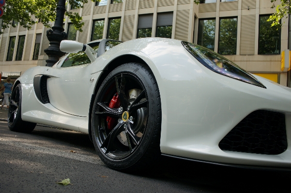 Foto Auto ruota veicolo sportiva
