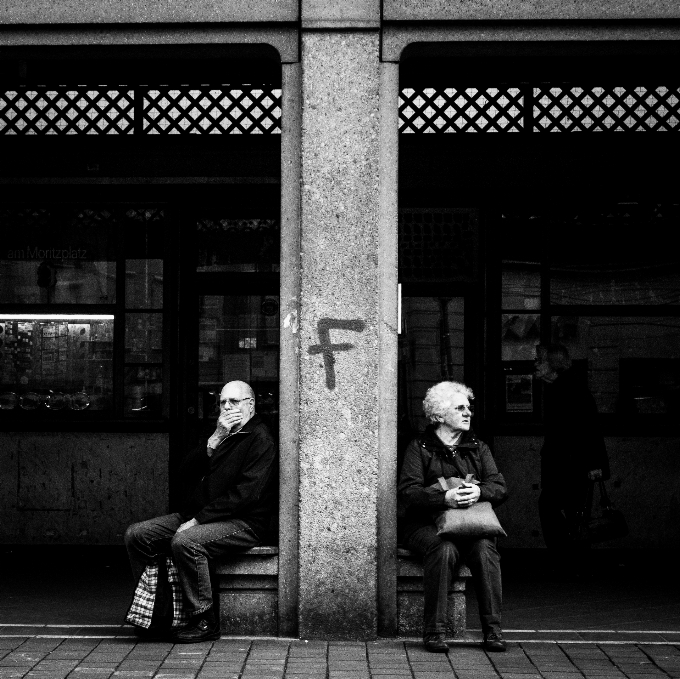 Noir et blanc
 architecture personnes fille