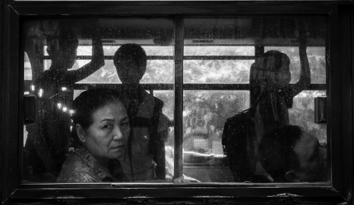 Foto Bayangan hitam dan putih
 rakyat wanita