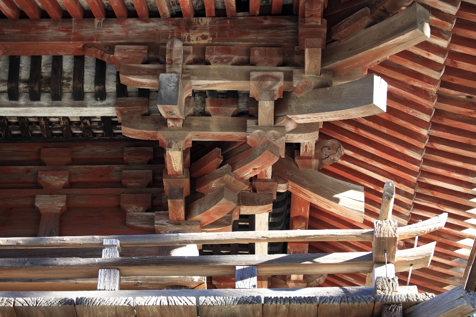 Structure wood roof beam