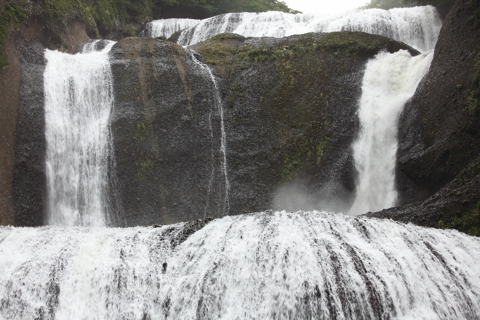 água cachoeira stream alto