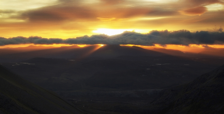 Horizon mountain cloud sky Photo