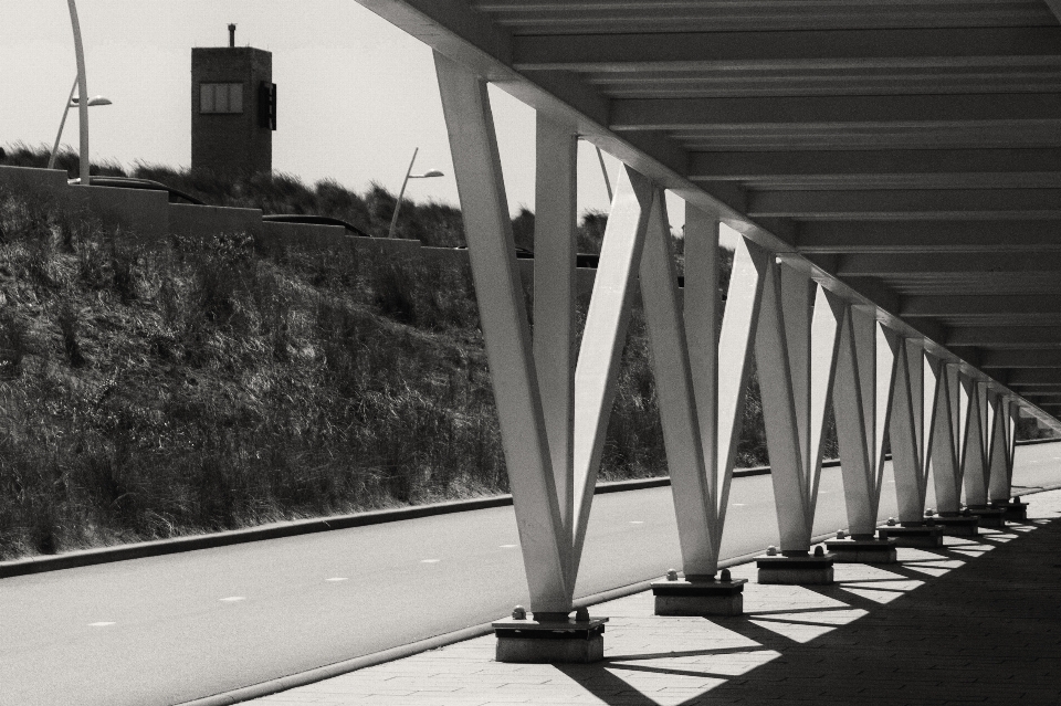 Ar livre preto e branco
 arquitetura estrada