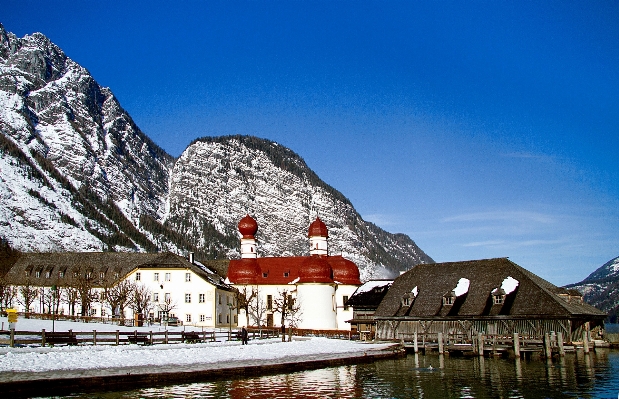 Mountain snow winter lake Photo