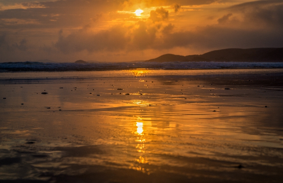 Pantai laut pesisir air