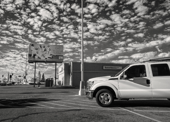 Photo Noir et blanc
 voiture roue transport